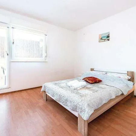 Apartmani Dino