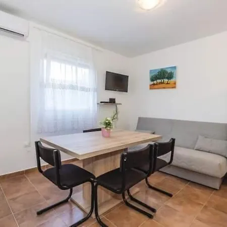 Apartmani Dino Guest house *