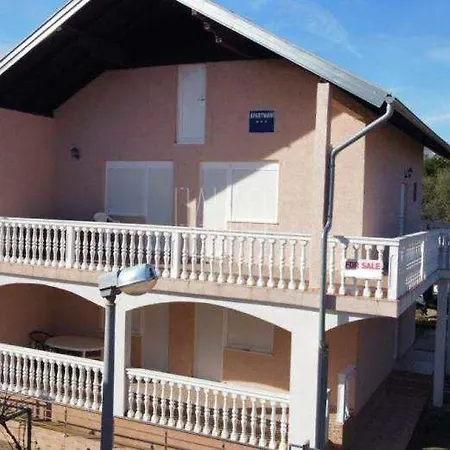 Apartmani Dino Guest house *